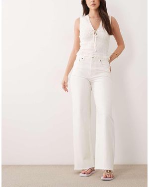 Abercrombie & Fitch Vaqueros Blancos De Talle Alto Y Pernera Ancha Con Bajos Deshilachados De - Rosa