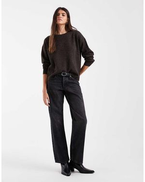 ONLY Jersey De Punto Con Cuello Redondo En Marrón Oscuro - Negro
