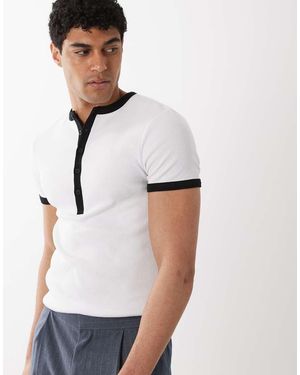 ASOS Muscle Fit Geribbeld T-Shirt Met Henley-Hals En Contrasterend Detail - Wit