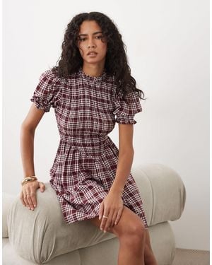 Miss Selfridge Minikleid mit smok-detail, puffärmeln und karomuster - Braun