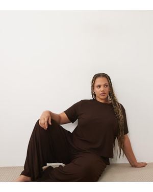 ASOS Asos Design Curve Camiseta Oversize Acanalada De Estar Por Casa, Combinable, Con Abertura Lateral En-Marrón
