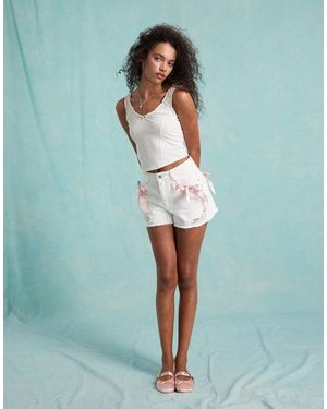 Miss Selfridge Pantaloncini Écru Con Tasca A Forma Di Cuore Con Fiocco - Verde