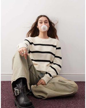 Noisy May Maglione Con Scollo Rotondo A Righe Crema E Nere - Marrone