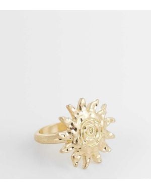 ASOS Asos Design Curve Ring With Sun Design - Metallic
