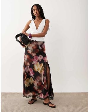 Miss Selfridge Falda Midi Con Estampado Floral Difuminado Y Ribete De Puntilla - Blanco