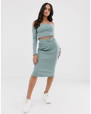 Missguided – kombiteil – er rock mit gürtel und gekräuseltem saum - Blau