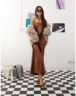 Princess Polly – trägerloses satin-maxikleid - Weiß