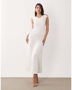 Vero Moda Mouwloze Satijnen Maxi Jurk Met Kanten Detail - Wit