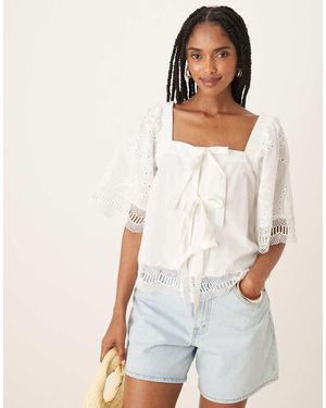 Y.A.S Gehaakte Blouse Met Vierkante Hals En Gestrikte Voorkant - Wit