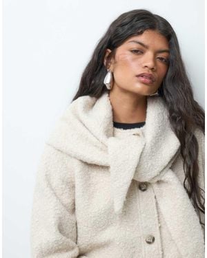 Vero Moda Bouclé Jas Met Sjaaldetail - Wit