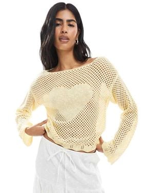 Miss Selfridge Maglione All'Uncinetto Giallo Burro Allacciato Sul Retro Con Cuore - Metallizzato