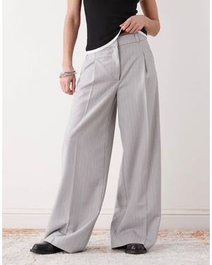 Monki High Waist Wide Leg Trousers With Front Pleat - Grey