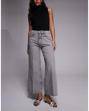 GOOD AMERICAN Vaqueros Capri Lavado Good Skate De - Gris