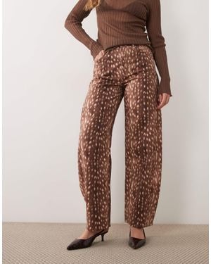 Mango Barrel-jeans mit hirsch-print - Braun