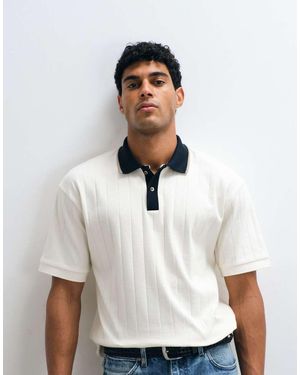 ASOS Polo Vestibilità Comoda Color Crema A Coste Larghe Con Colletto A Contrasto - Bianco