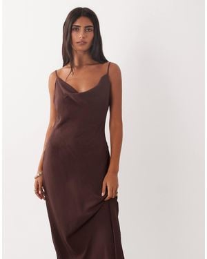 Mango Robe midi en satin à col bénitier et bretelles - Violet