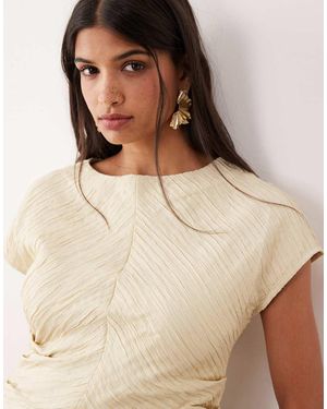Aware Top Color Crema Estructurado Y Plisado Con Cuello Barco De -Blanco - Neutro