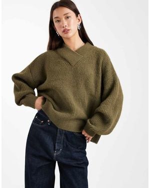 ASOS Jersey Verde Con Cuello De Pico De