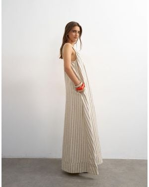 TOPSHOP – gestreiftes maxi-jeanskleid mit geraffter schulterpartie - Weiß