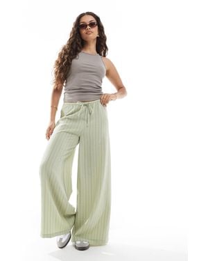Stradivarius Petite Linen Look Wide Leg Trouser - White