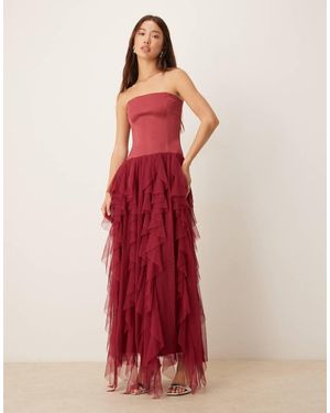LACE & BEADS Maxi Jurk Van Tule Met Bandeau Halslijn En Ruches - Rood