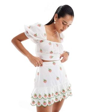 New Look Co-ord Strawberry Embroidered Mini Skirt - White