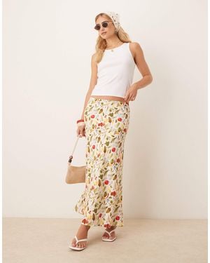 Abercrombie & Fitch Jupe longue coupée en biais en lin mélangé à imprimé légumes - Neutre