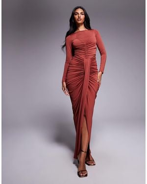 TFNC London – langärmliges, gerafftes maxikleid - Rot