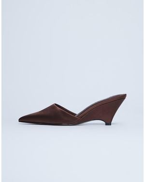 TOPSHOP Zapatos Marrón Con Cuña Y Puntera Cerrada Annie De - Blanco