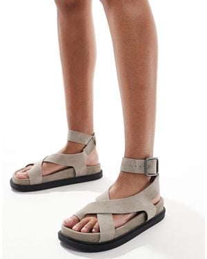 Pull&Bear Suede Strappy Sandal With Toe Detail - White