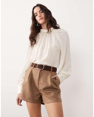 Mango Hoogsluitende Blouse Met Lange Mouwen En Ruches Aan De Achterkant - Naturel