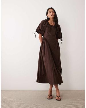 Y.A.S Vestido Maxi De Popelina De Algodón Con Fruncido En La Cintura En Marrón Chocolate