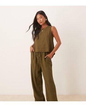 Nobody's Child Petite Shona Straight Leg Trouser Co-Ord - Green