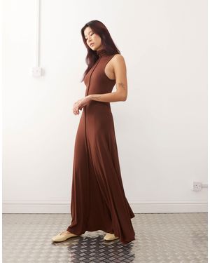 Susmie's Susmie's – diana – körpernah geschnittenes, hochgeschlossenes maxikleid aus cupro - Braun