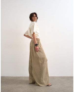 TOPSHOP Plissé Straight Leg Pants - Natural