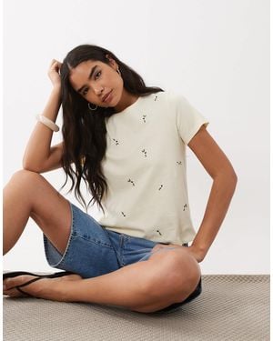 Mango 100% Cotton Round Neck T-Shirt With Flower Detail - Blue