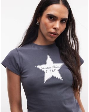 Frankie's Bikinis X jennie kim – knapp geschnittenes t-shirt - Blau