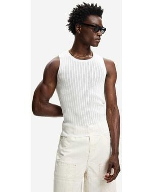 Bershka T-Shirt Bianca Con Spalline Sottili - Bianco