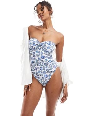 ASOS – shelly – trägerloser badeanzug mit muschelprint - Blau