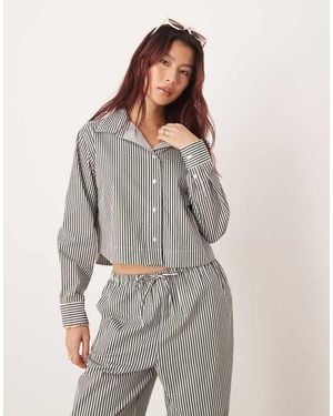 esmé studios Camisa Playera Corta A Rayas Verdes De Esmee (Parte De Un Conjunto) - Gris