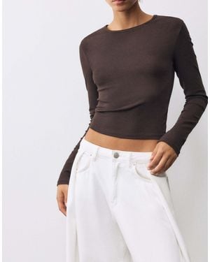 Pull&Bear – langärmliges, figurbetontes t-shirt - Braun