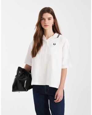 Fred Perry Tipped Placket Detail Logo Shirt - White