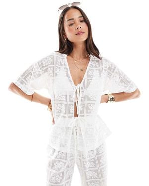4th & Reckless Beach Crochet Lace Tie Front Top Co-ord - White