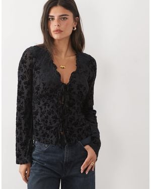 Nobody's Child Devoure V-Neck Devoure Long Sleeve Top - Black