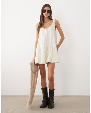 Miss Selfridge – gestufter jersey-playsuit - Natur