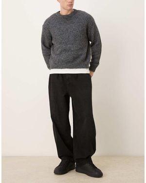 ASOS Vaqueros Negros De Corte Tapered Extragrande Con Pinzas De - Gris