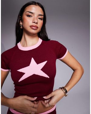 Tiger Mist Roux - crop top en maille fine à bord contrastant et motif étoile - bordeaux et rose - Rouge