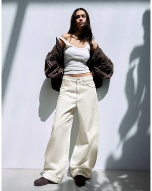 Bershka Balloon Jeans With Back Buckle - White