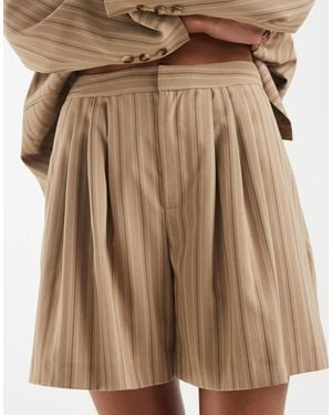 ASOS Longline Pleated Tailored Short - Natural