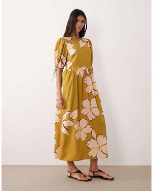Wednesday's Girl Aangerimpelde Midaxi Jurk Met Gestrikte Mouwen En Bloemenprint - Metallic